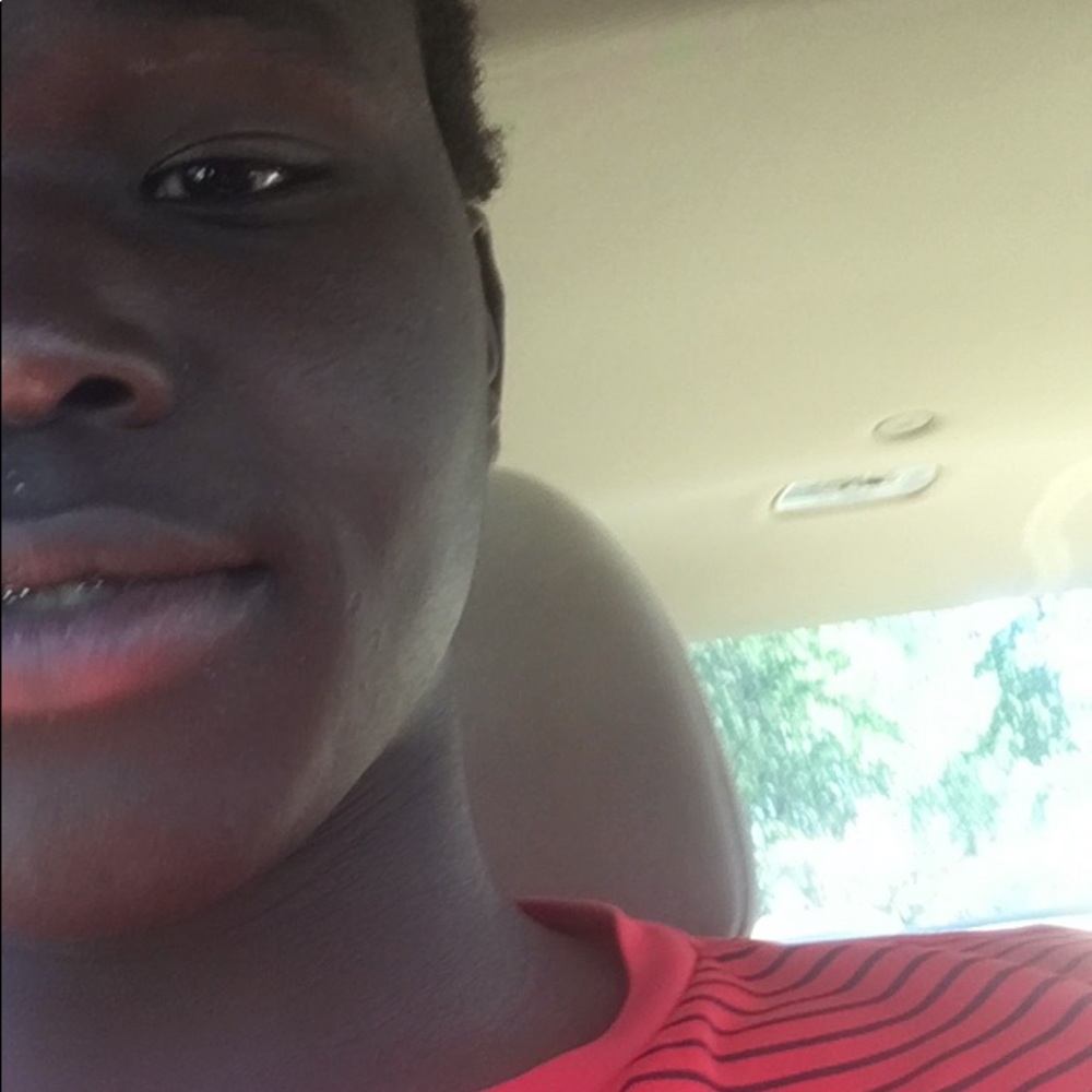 Meet your Posher, Ajura